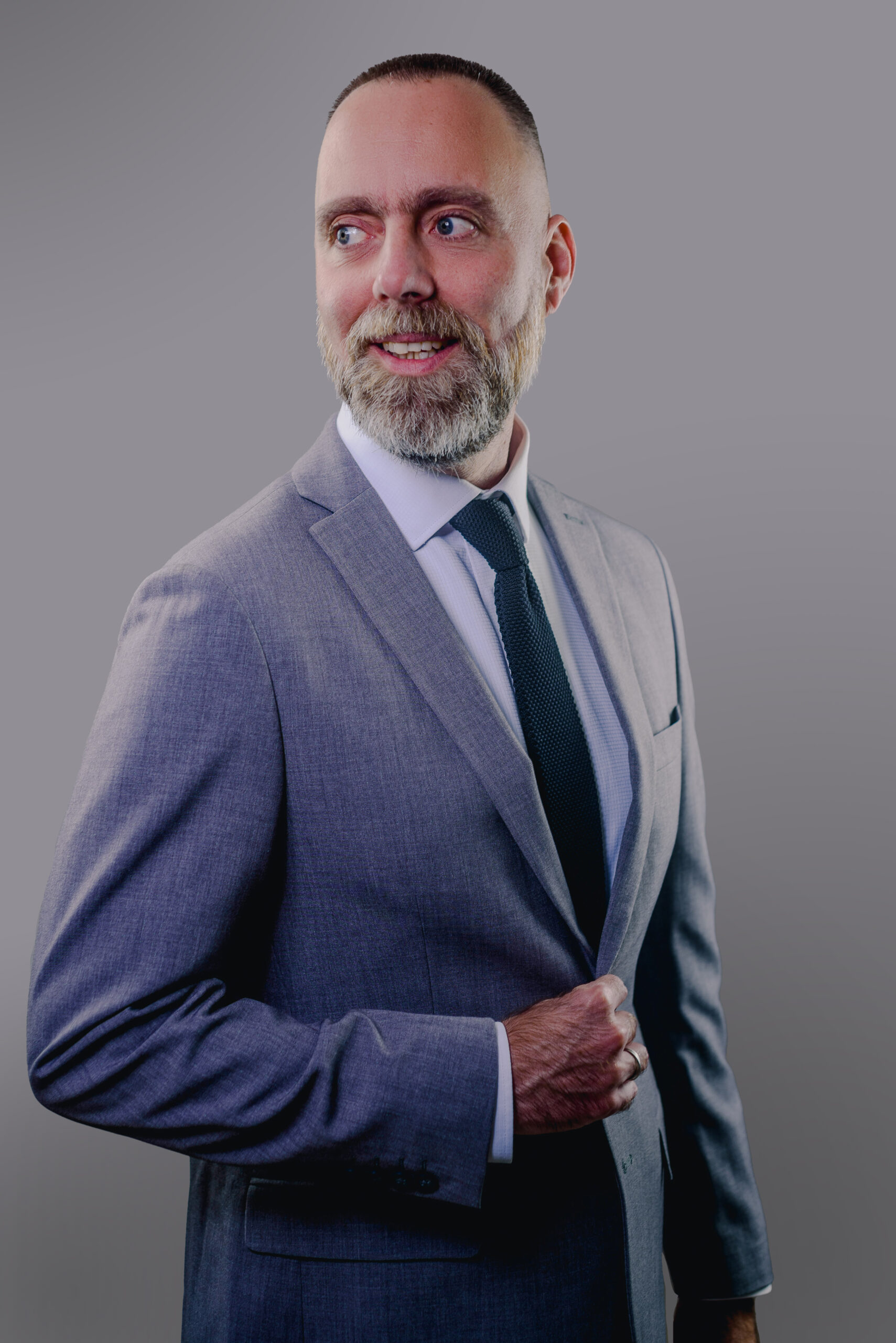 Ariel Mendieta, Doctor en Psicología, especialista en neuropsicogestión y neuropsicoliderazgo
